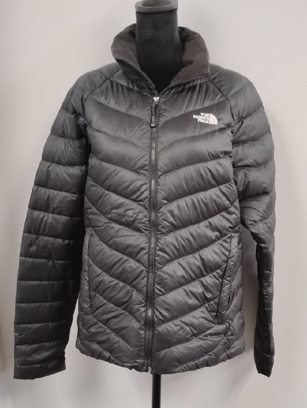 The North Face Women's Black Chevron Quilted Puffer Jacket, Sz L